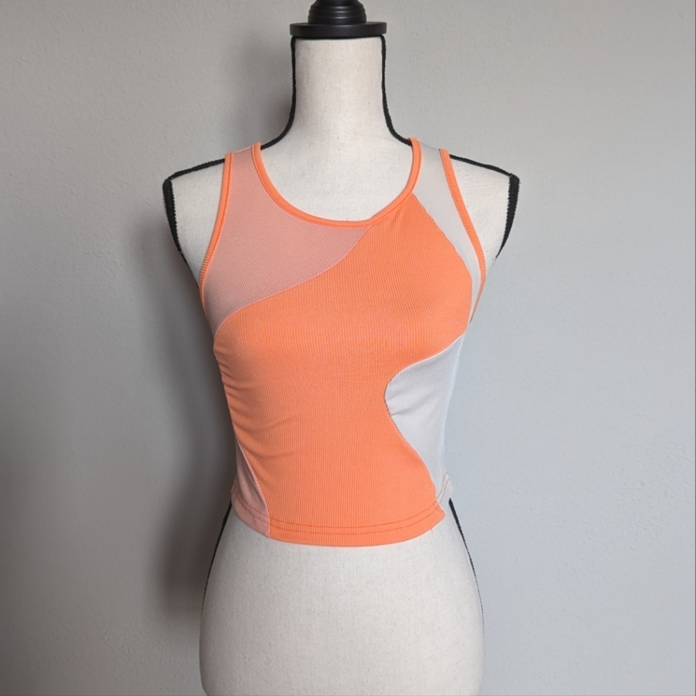 Light and bright orange abstract color block cropped ribbed tank top size L